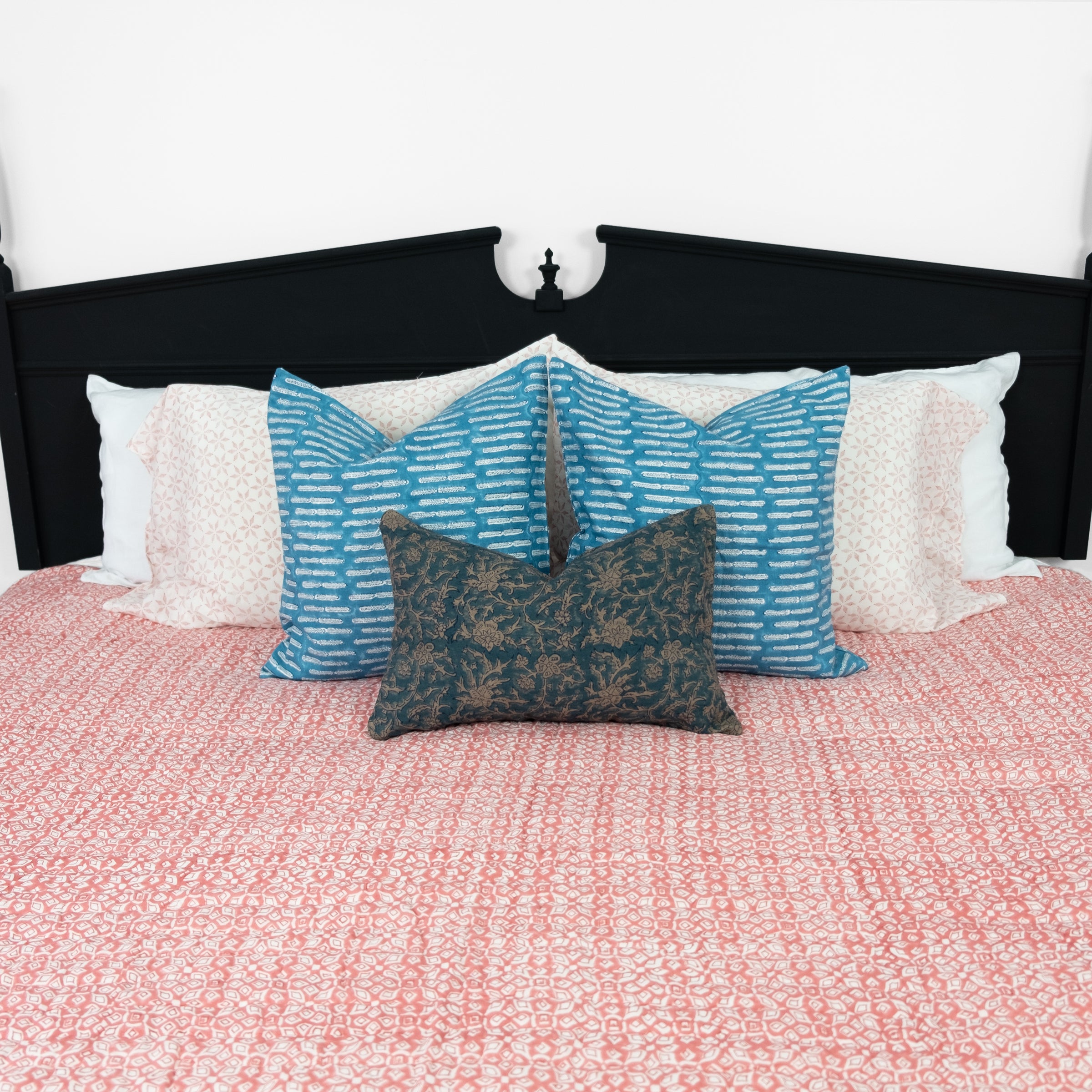 Lara Coral Quilt (Large, Small)