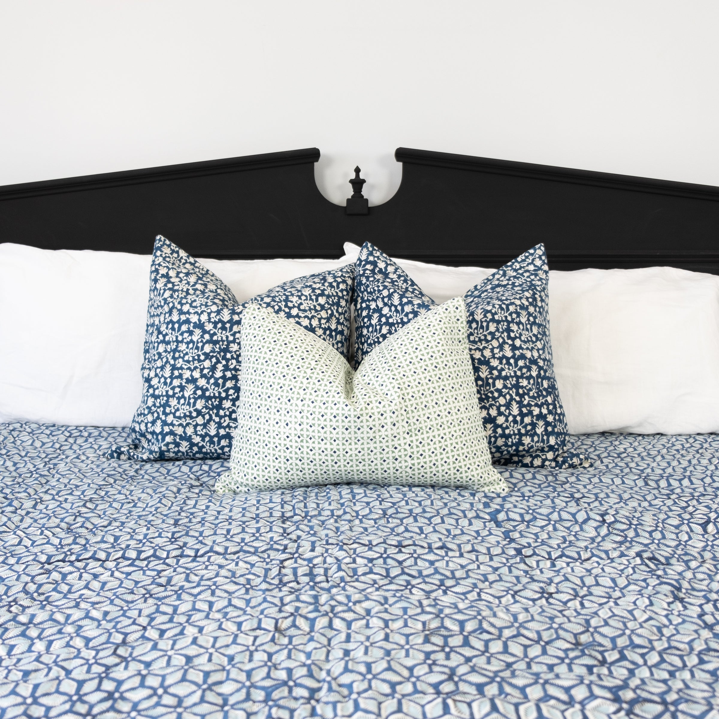 Sora Navy Quilt (Large, Small)